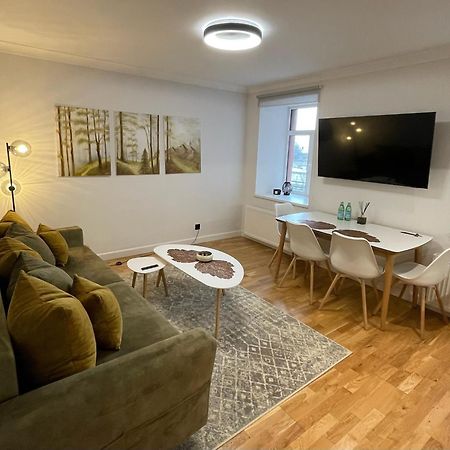 Premium Apartment In Quiet & Historical Area Рига Экстерьер фото