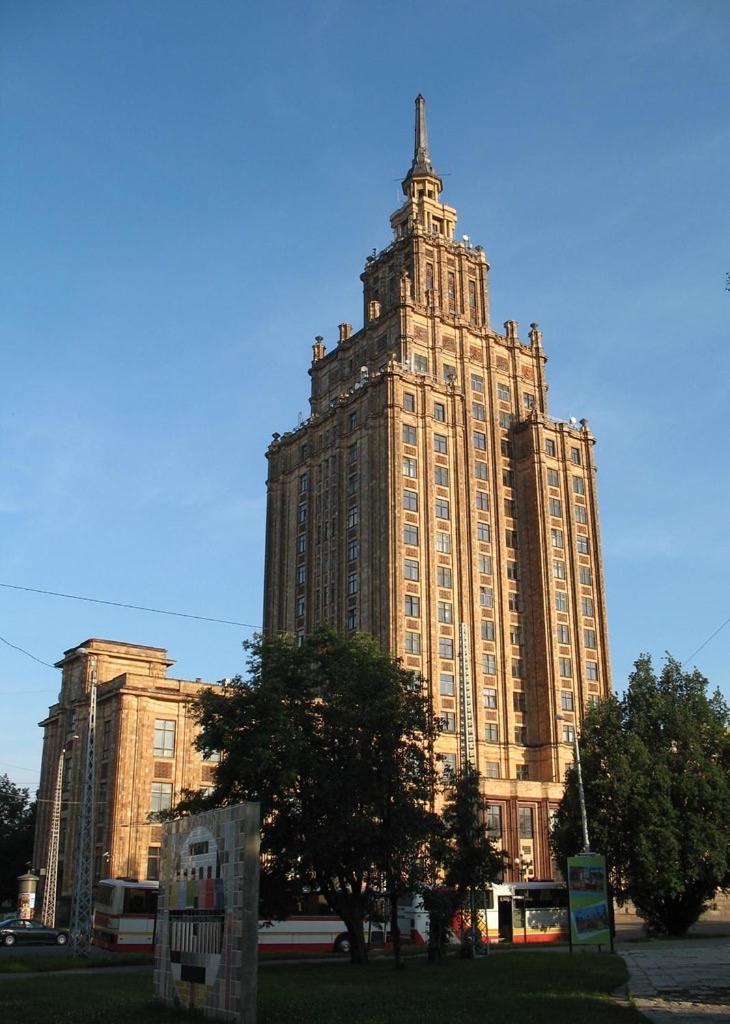 Premium Apartment In Quiet & Historical Area Рига Экстерьер фото